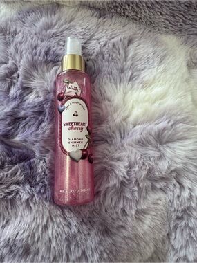 Bath & Body Works Sweetheart Cherry Diamond Shimmer Mist - Shimmery Pink